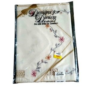 NIP Vintage Sunweave 14"x90" Table Runner Beige With Flower Embroidery